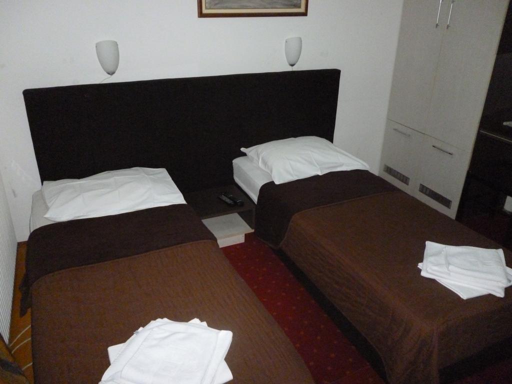 Gros Hotel - Leskovac Leskovac  Dış mekan fotoğraf