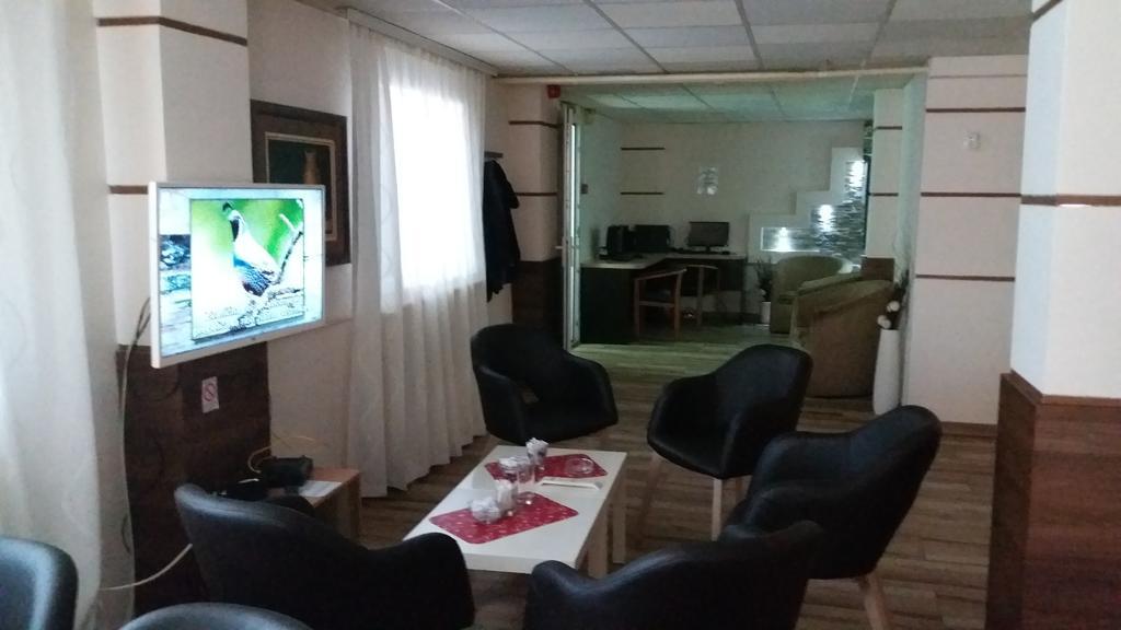 Gros Hotel - Leskovac Leskovac  Dış mekan fotoğraf