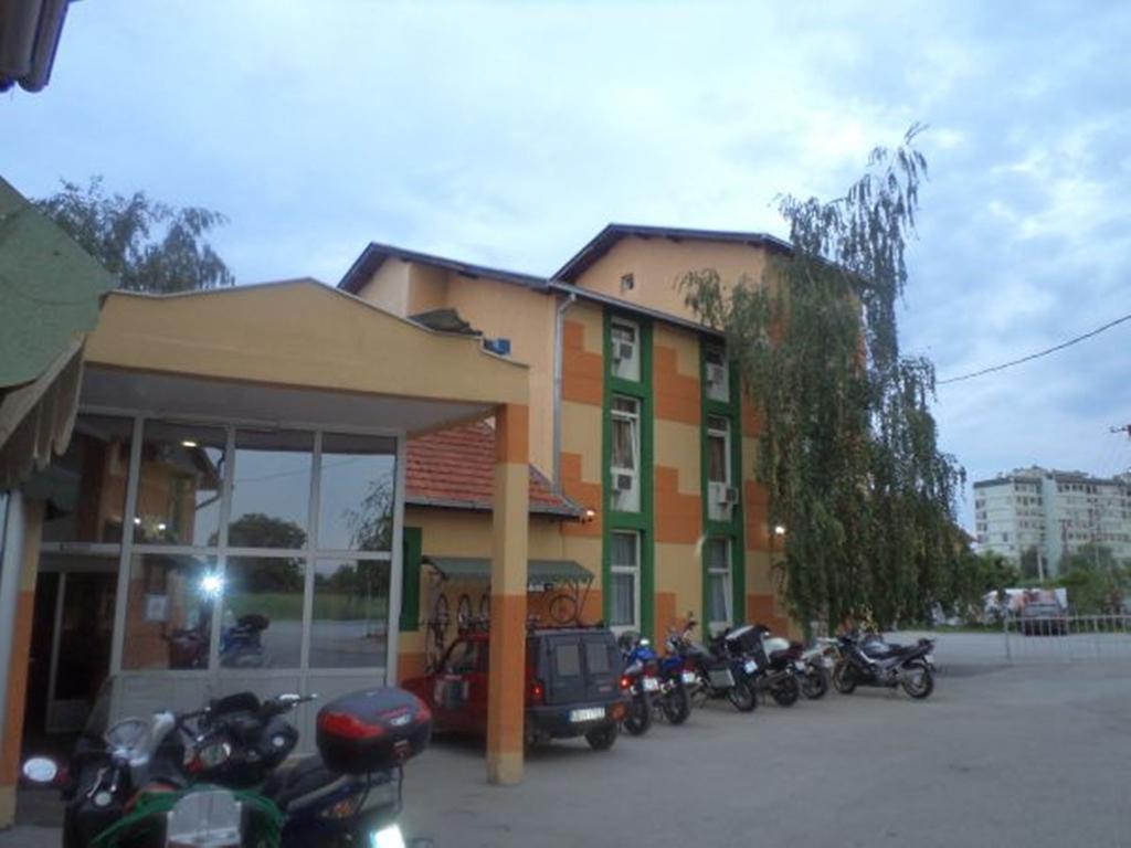 Gros Hotel - Leskovac Leskovac  Dış mekan fotoğraf